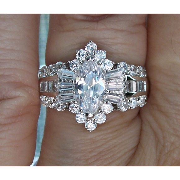 925 STERLING SILVER Marquise & Baguette Cubic Zirconia Ring - Picture 4 of 13